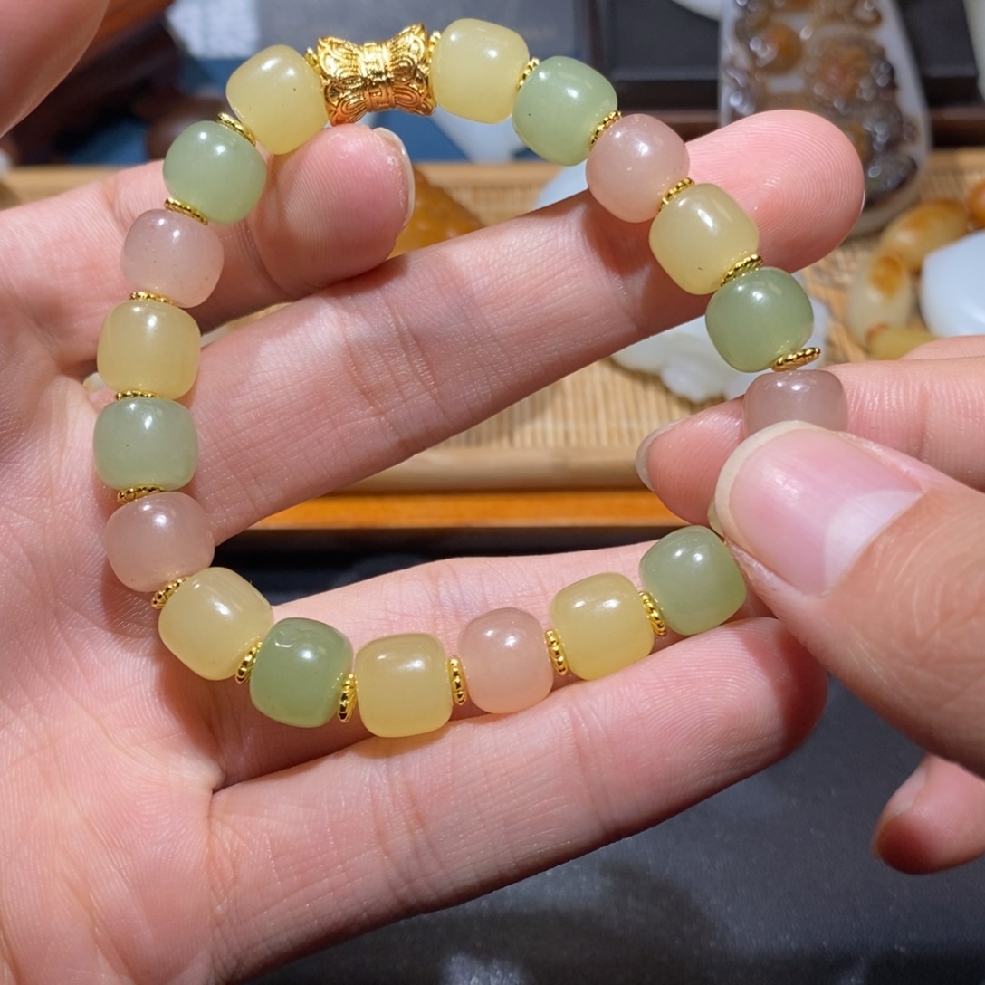 用***6透闪石质玉未镶嵌手链