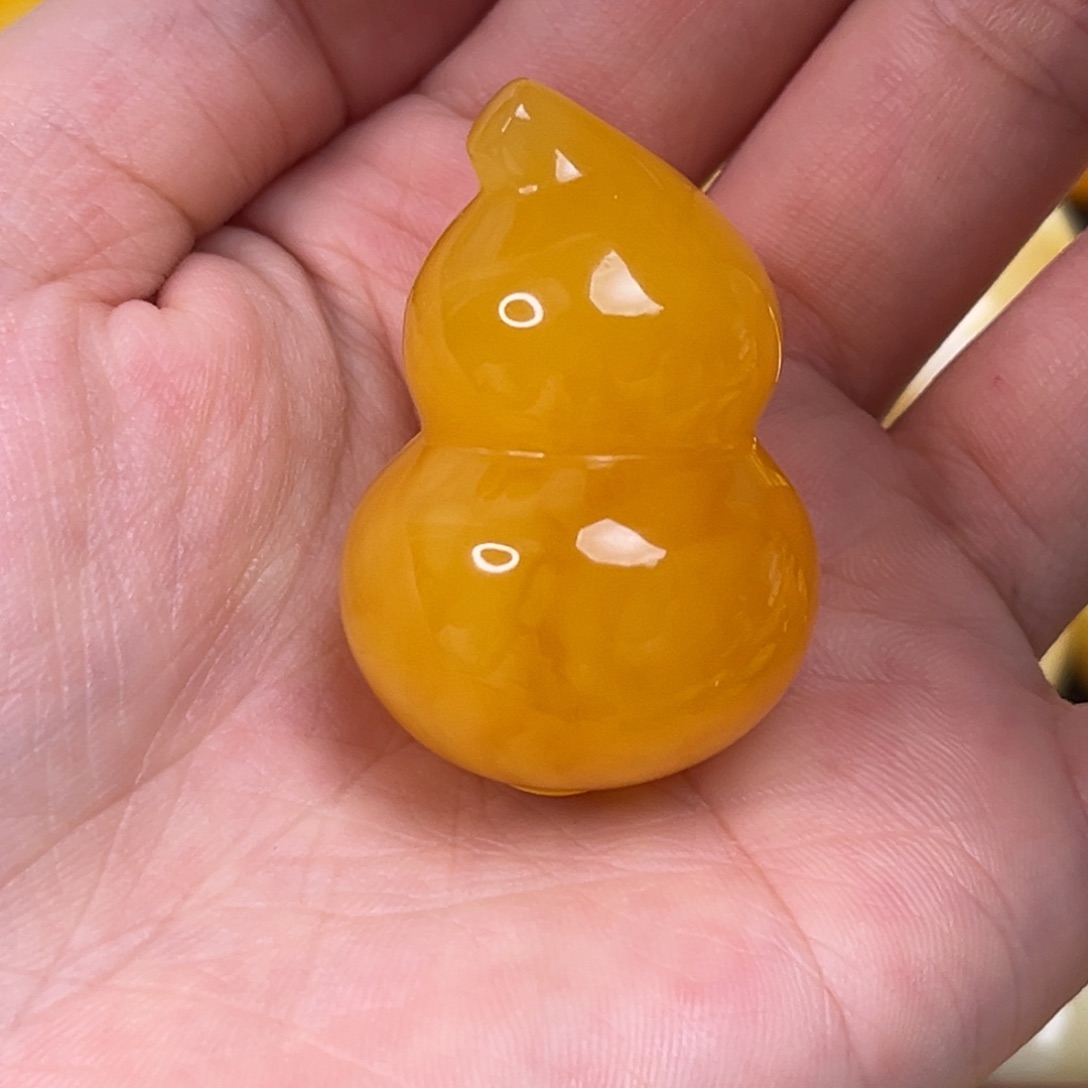琥珀裸石未镶嵌葫芦