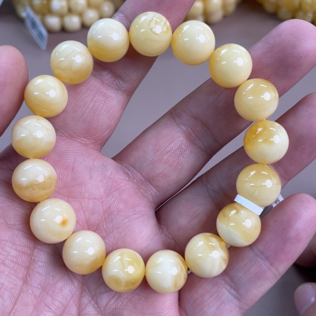 琥珀裸石未镶嵌12700000000