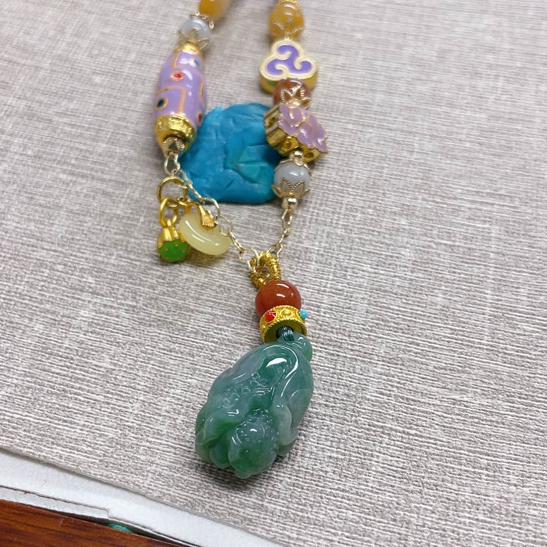 颈饰未镶嵌翡翠小白菜‘