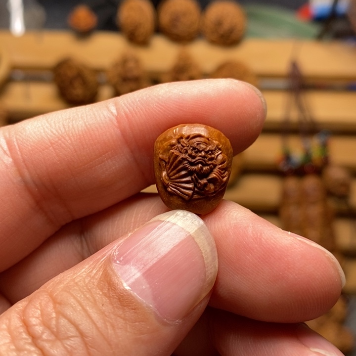 桃核雕刻钟馗小三通