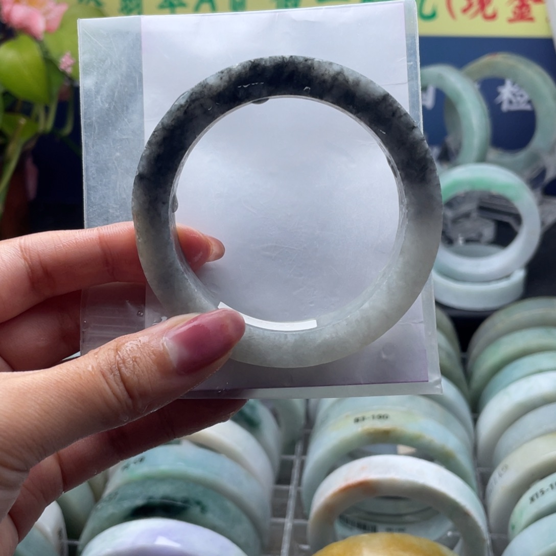 彼***光定制翡翠未镶嵌翡翠手镯