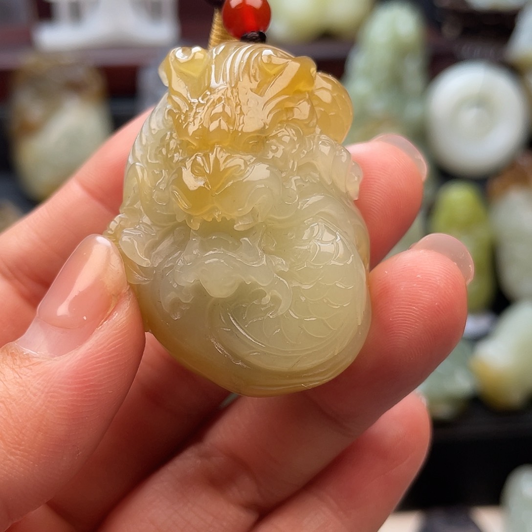 和田玉颈饰未镶嵌