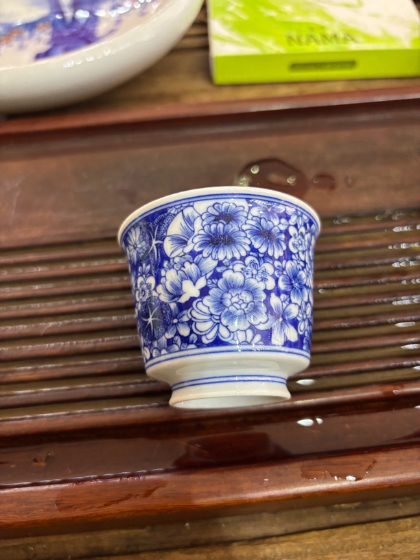 景德镇手工手绘陶瓷万花主人杯微瑕