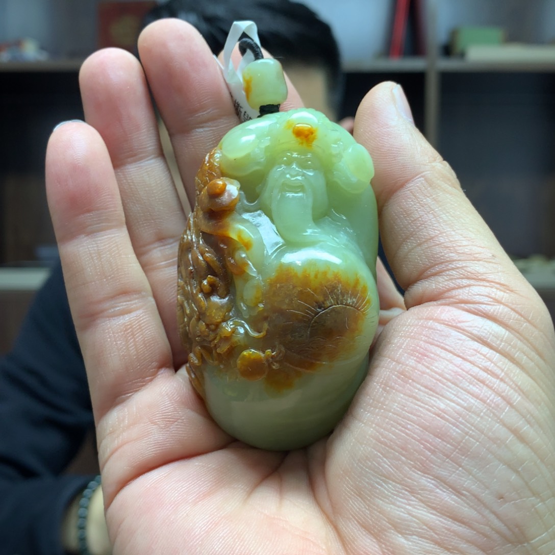 岫岩河磨玉（透闪石质玉）颈饰未镶嵌