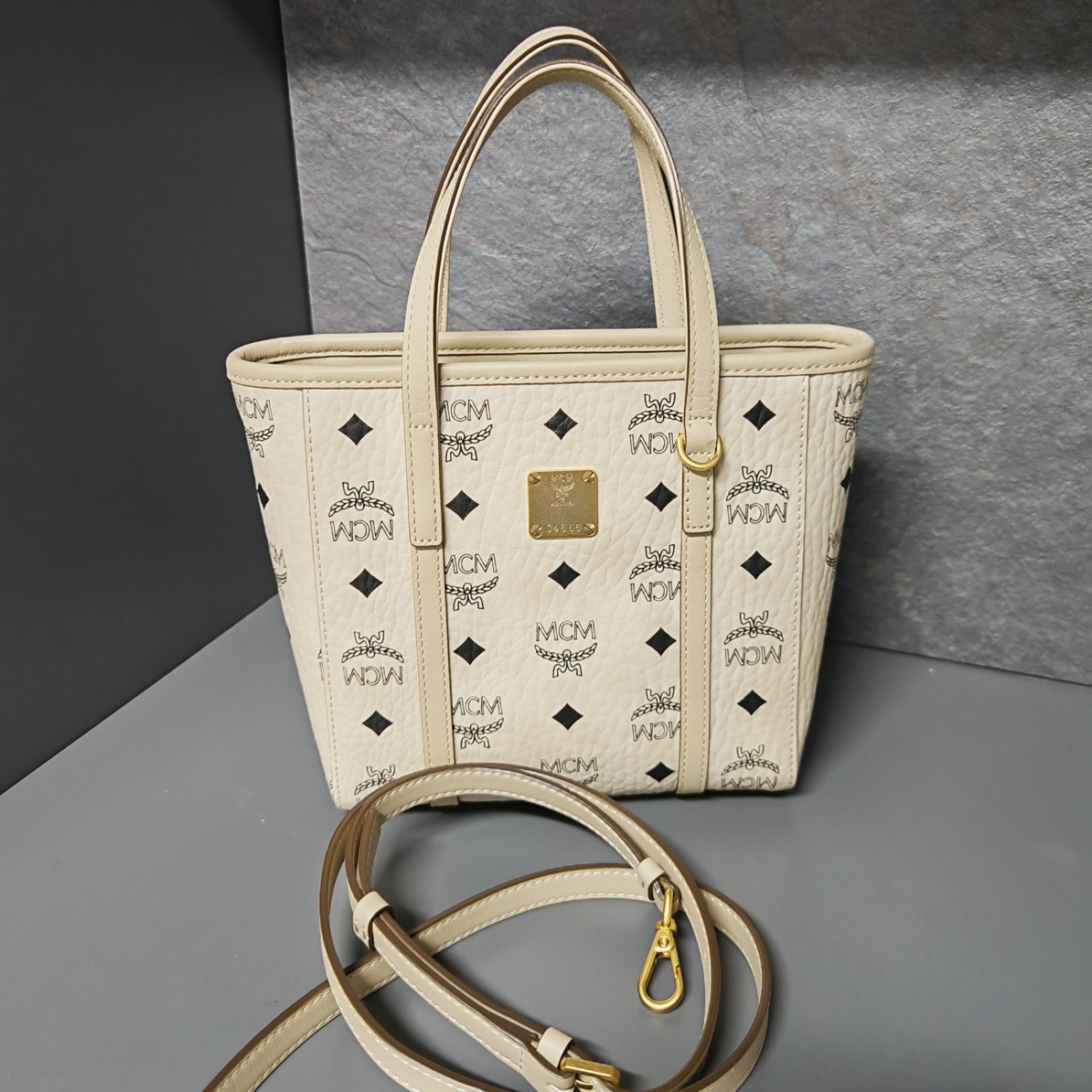 95新 MCM 沈多多/米白色 迷你  菜篮子 mcm