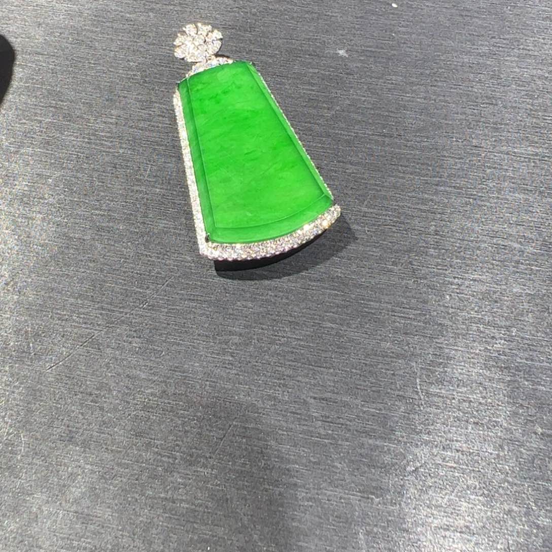 翡翠颈饰18K金镶嵌天然翡翠A货无事牌