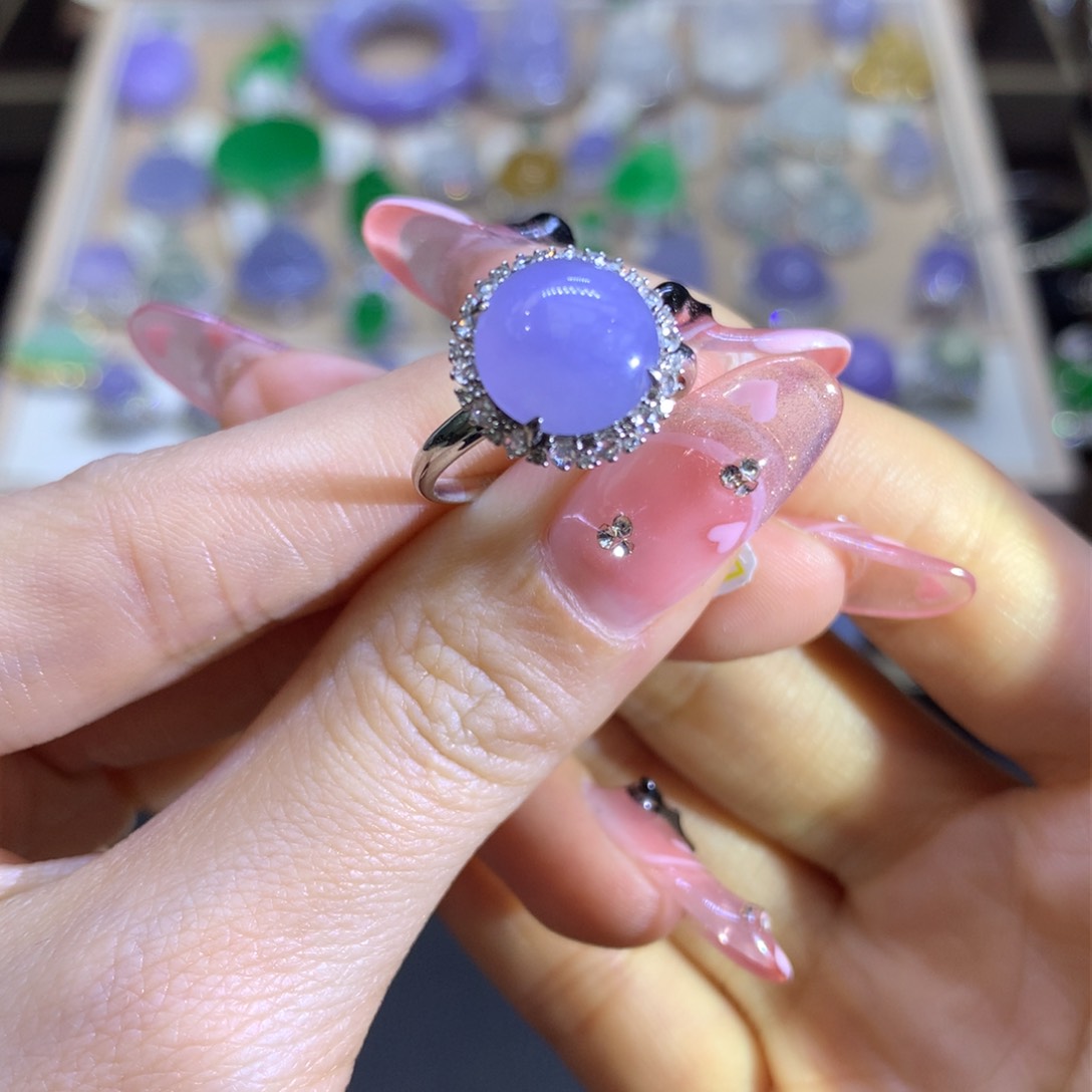 翡翠颈饰18K金镶嵌翡翠吊坠