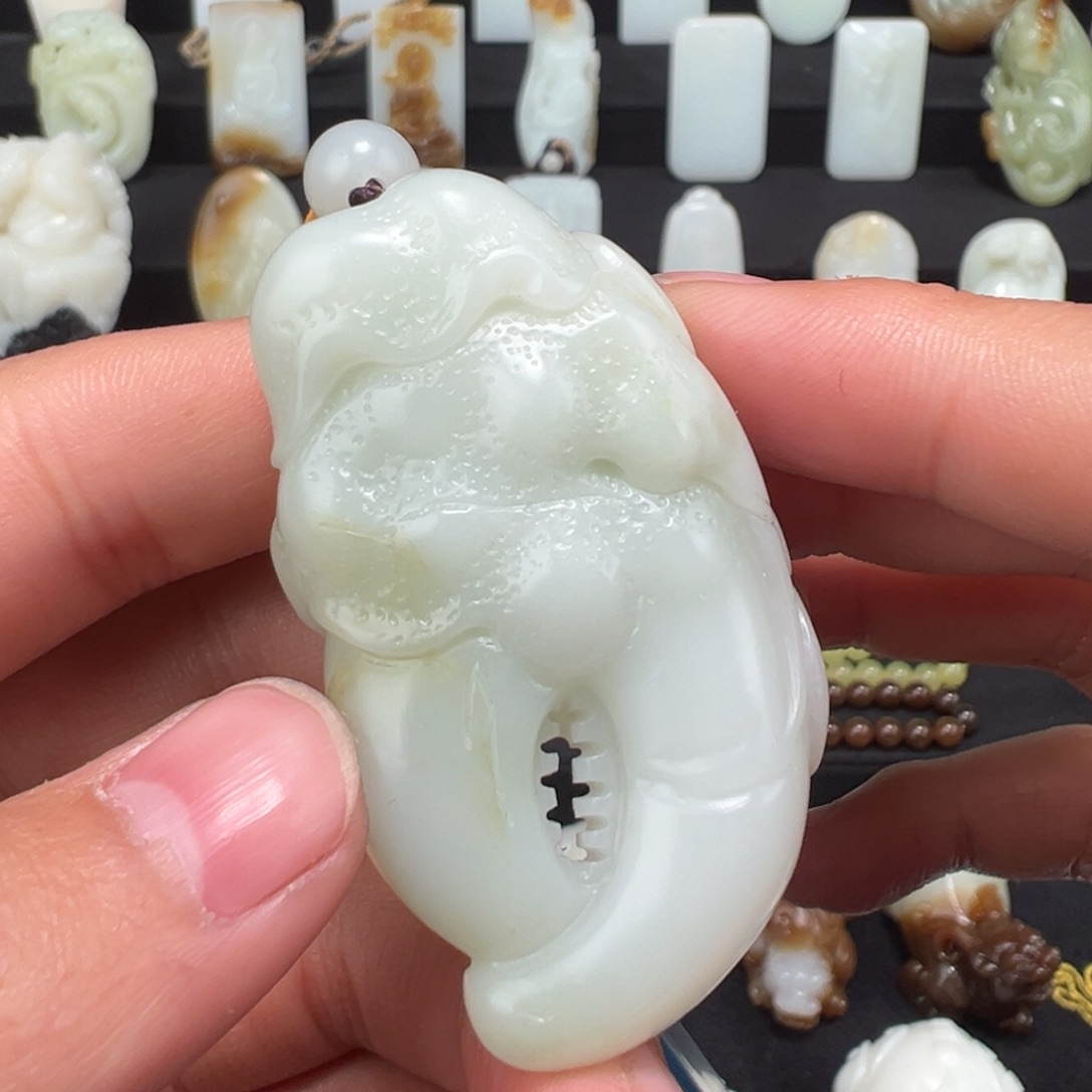 和田玉颈饰未镶嵌