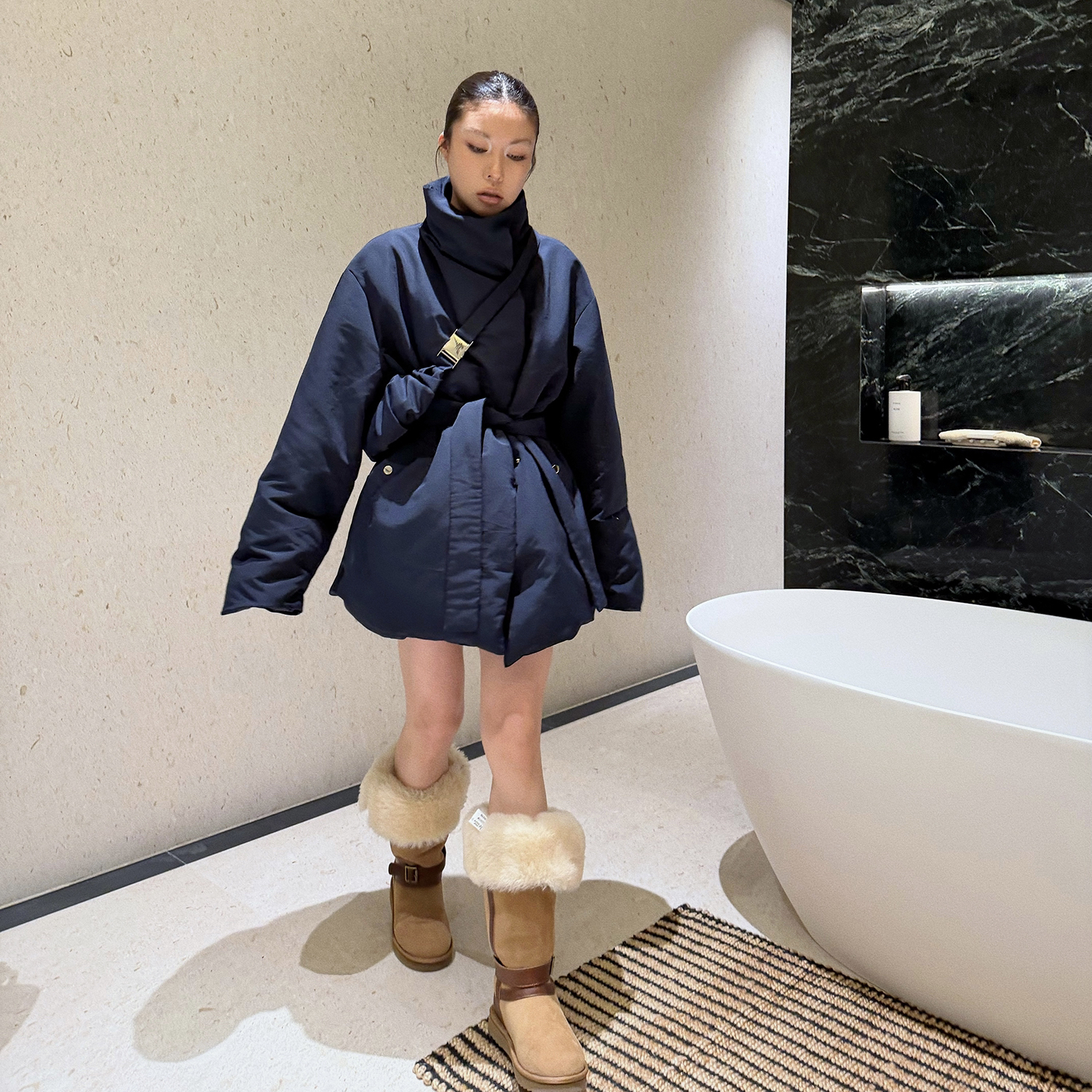 Vane｜“普鲁士蓝”北欧极简挎包二合一系带立领羽绒服～