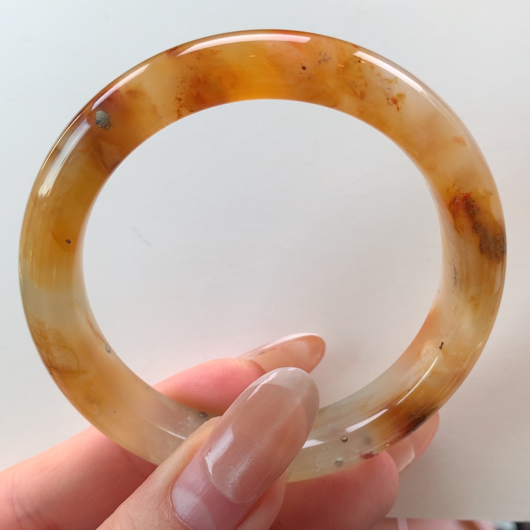 石英岩玉未镶嵌手镯