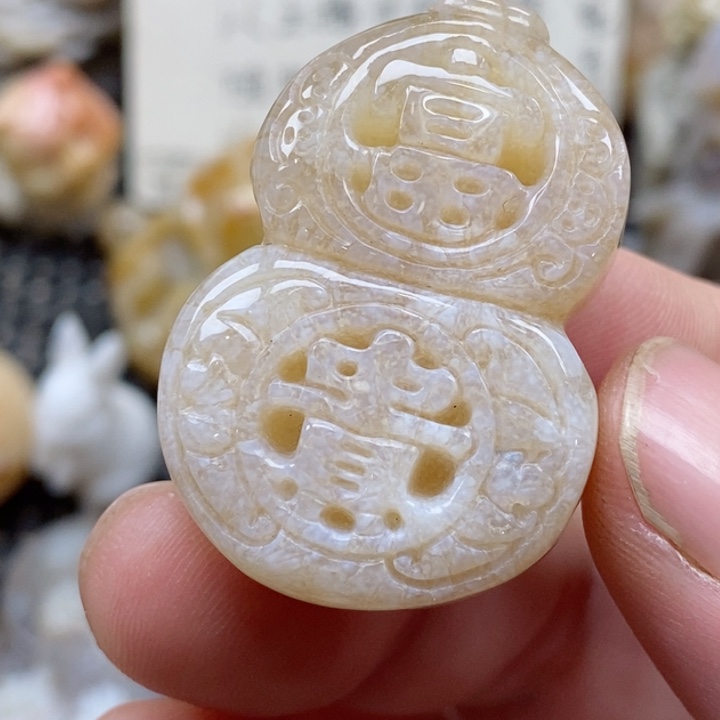 颈饰未镶嵌硅化珊瑚（珊瑚玉）小