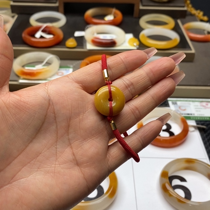 石英质玉（黄龙玉）手镯未镶嵌