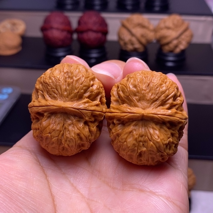 文玩核桃把件玲珑绣球59