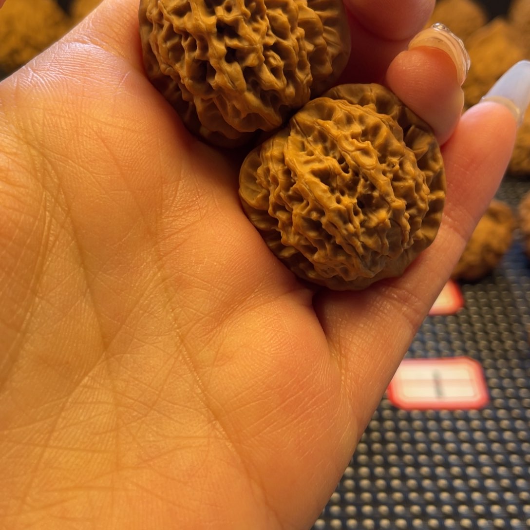 无*秦岭小王文玩核桃