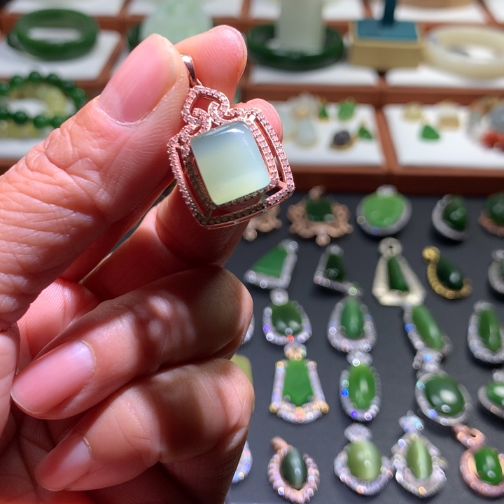 和田玉吊坠银S925镶嵌