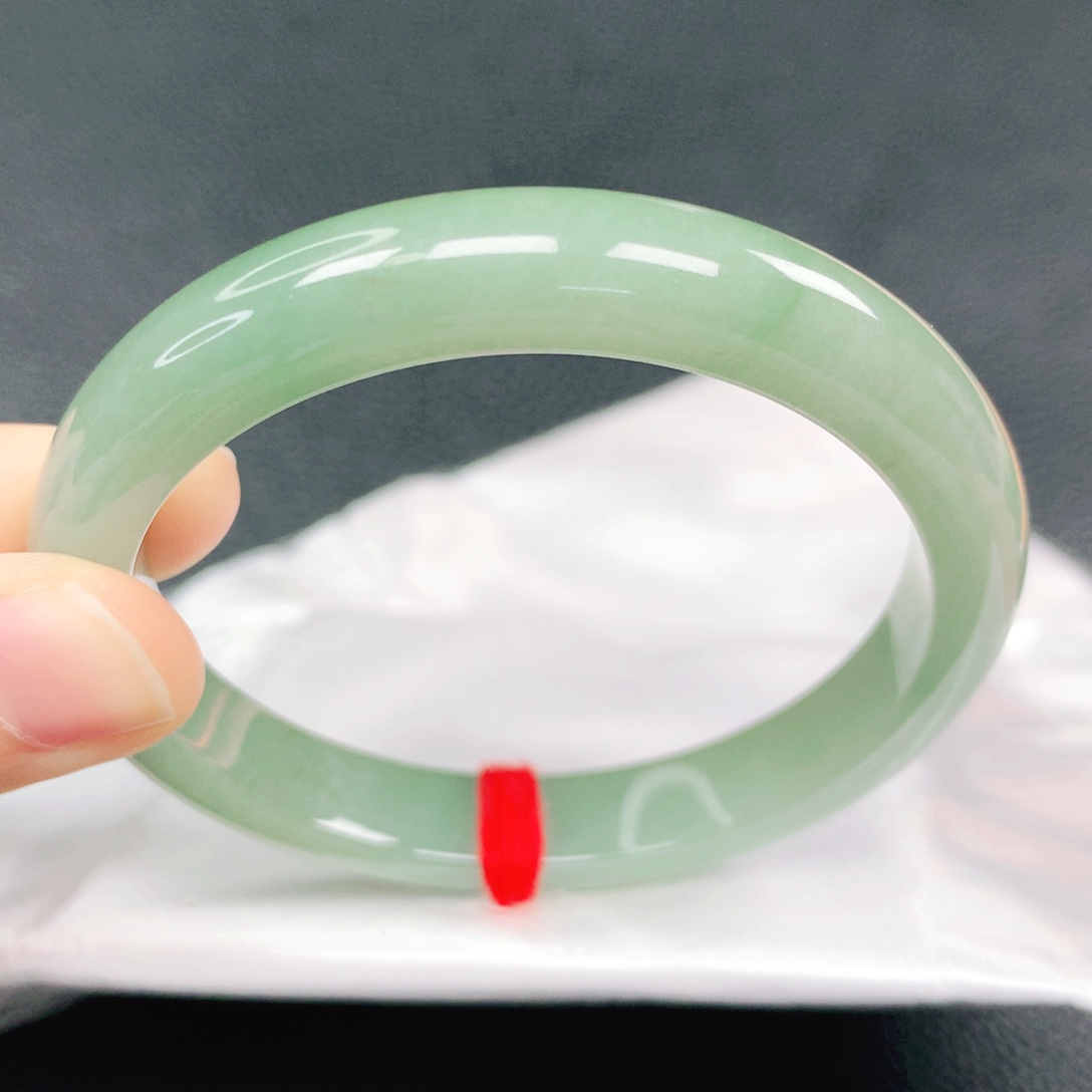 翡翠未镶嵌手镯55圈口