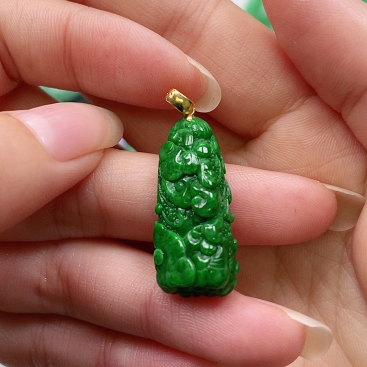 翡翠未镶嵌颈饰吊坠