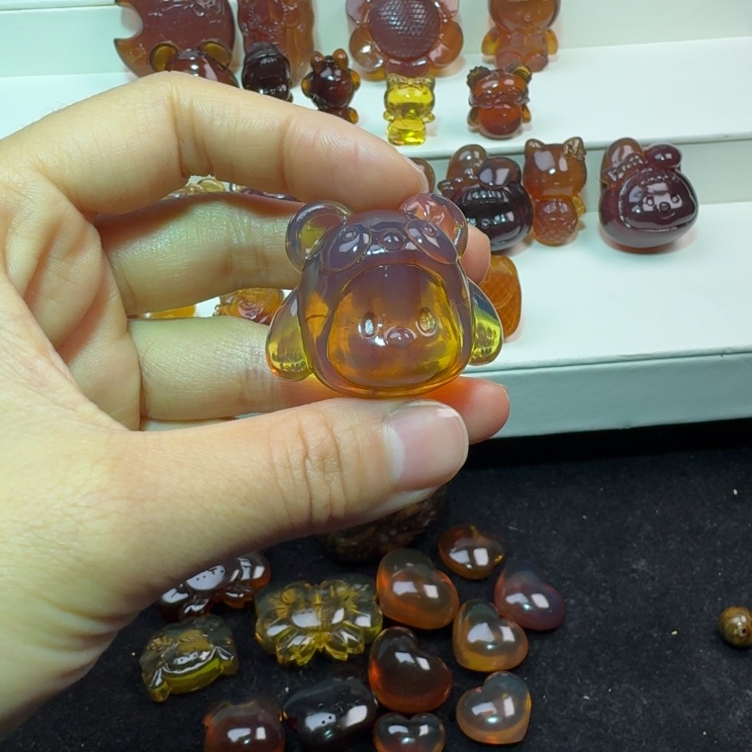 琥珀颈饰未镶嵌琥珀