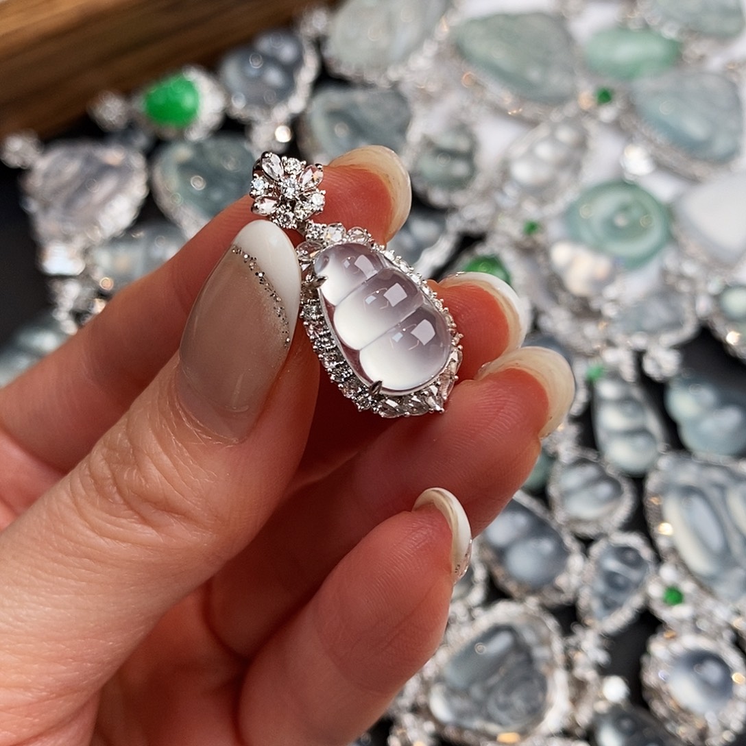 翡翠18K金镶嵌吊坠(赠链)