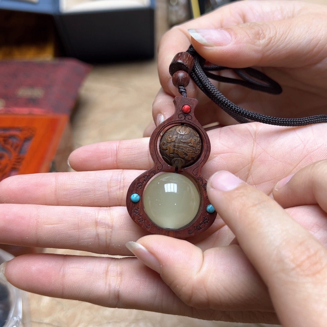 大叶紫檀（黑酸枝木类）