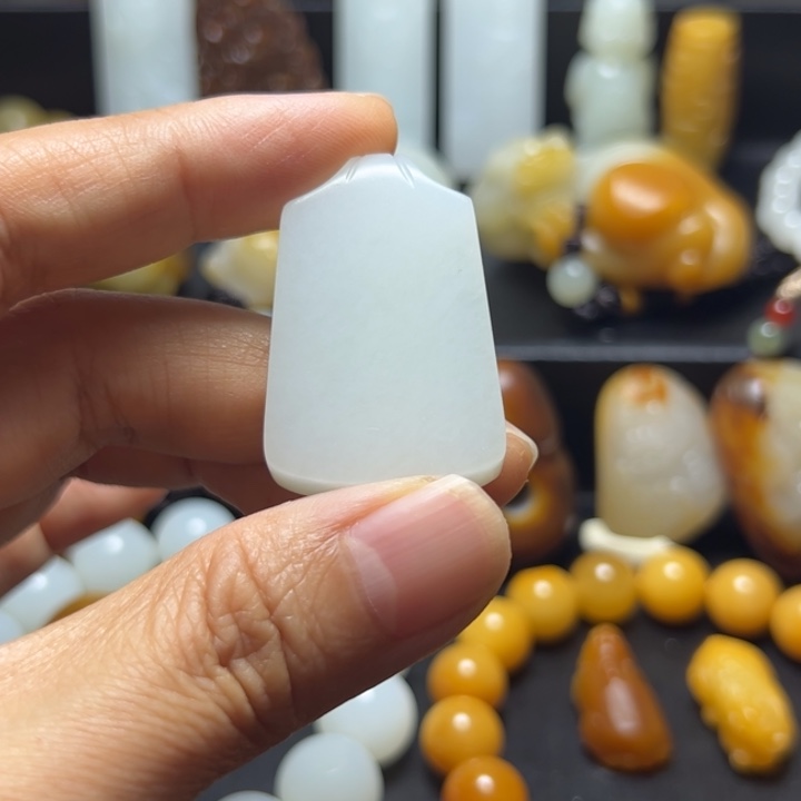 和田玉未镶嵌珠宝奇石