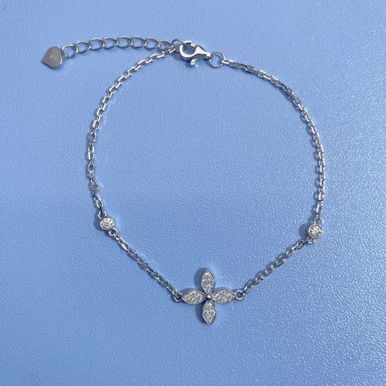 铂金PT950镶嵌莫桑小四叶草手链时尚百搭经典简约轻奢气质精致