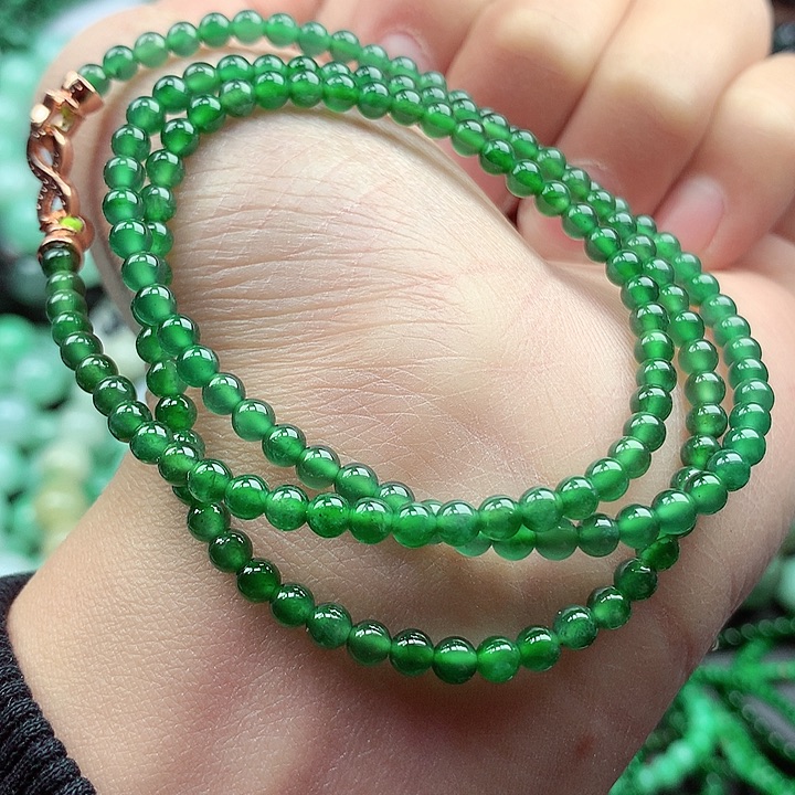 翡翠颈饰未镶嵌项链