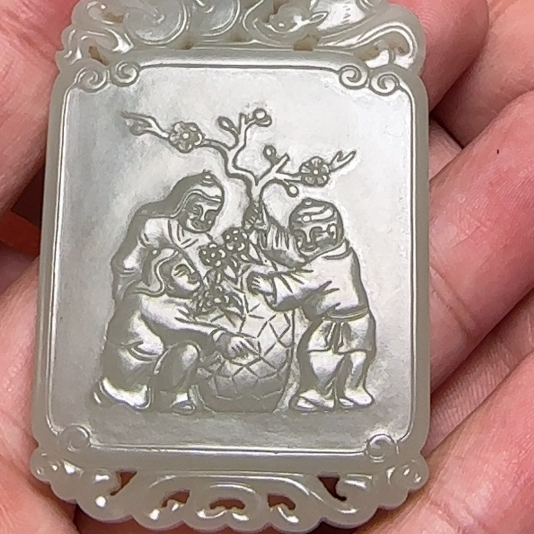 和田玉挂件未镶嵌越***！