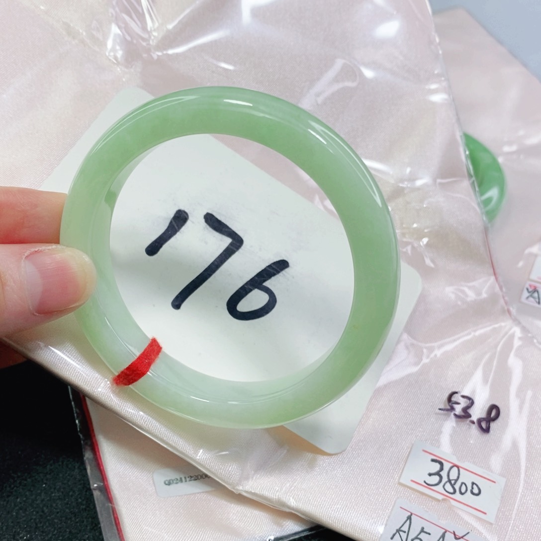 翡翠手镯未镶嵌5354535453545354