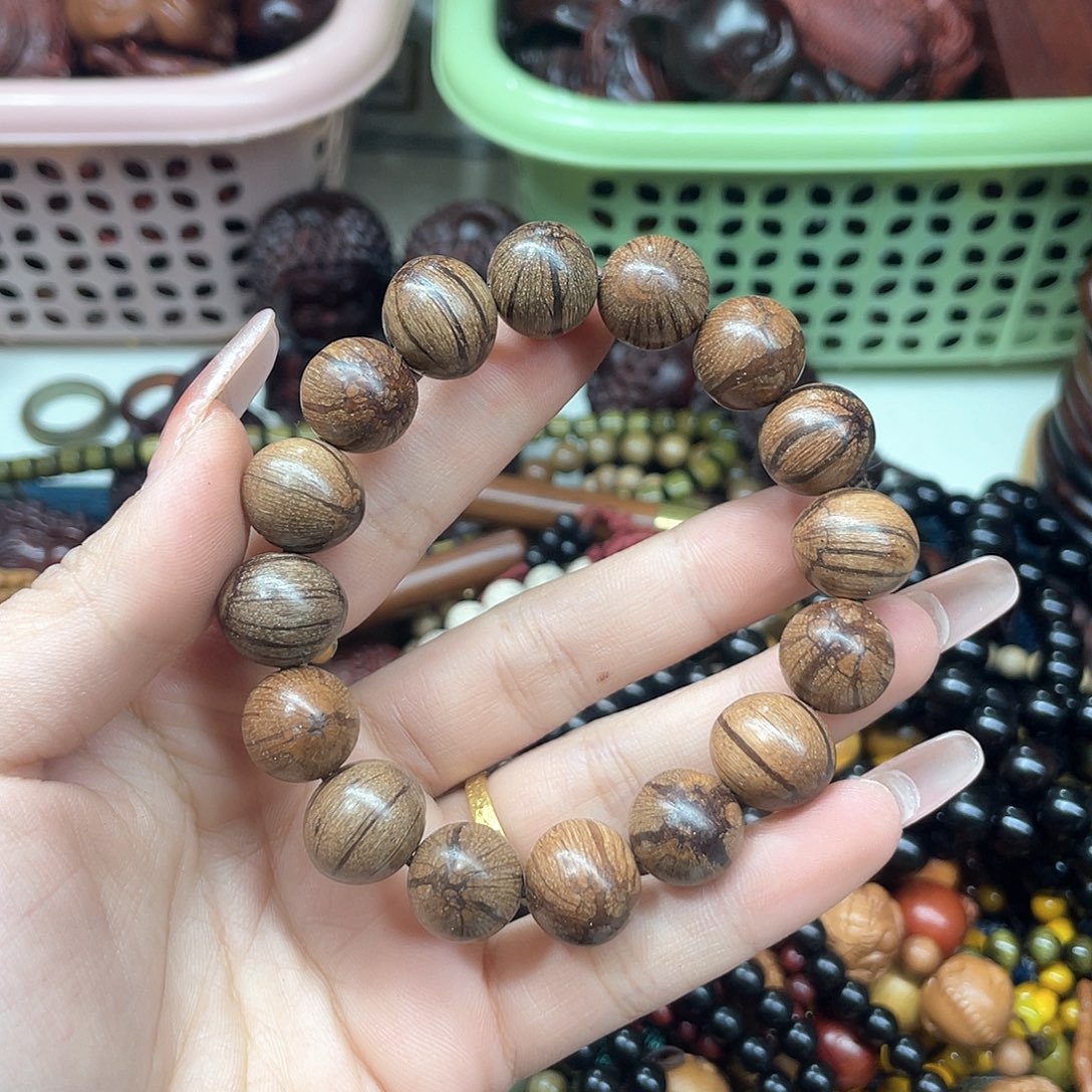 维腊木（绿檀）无事牌