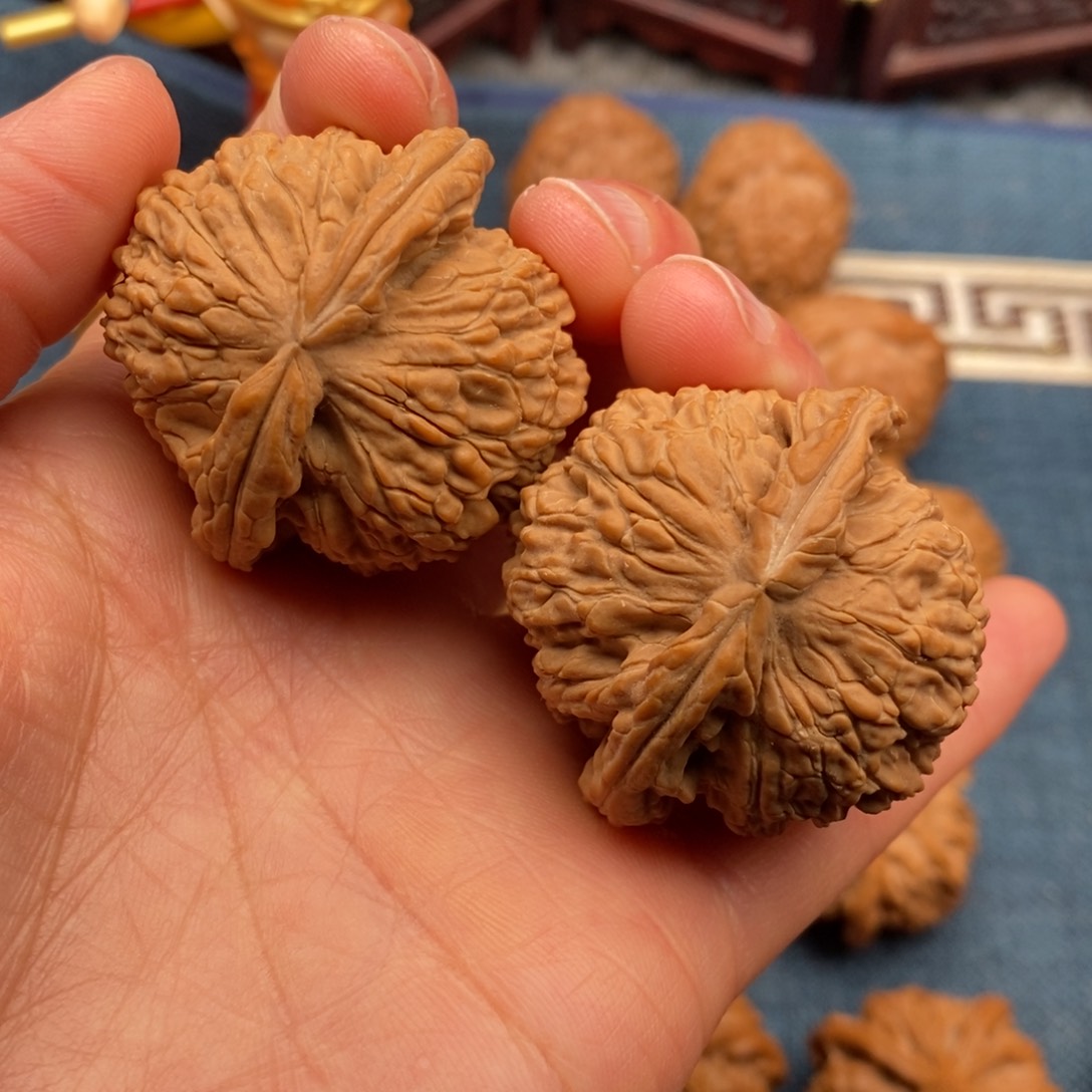 文玩核桃把件40全品精配闷白