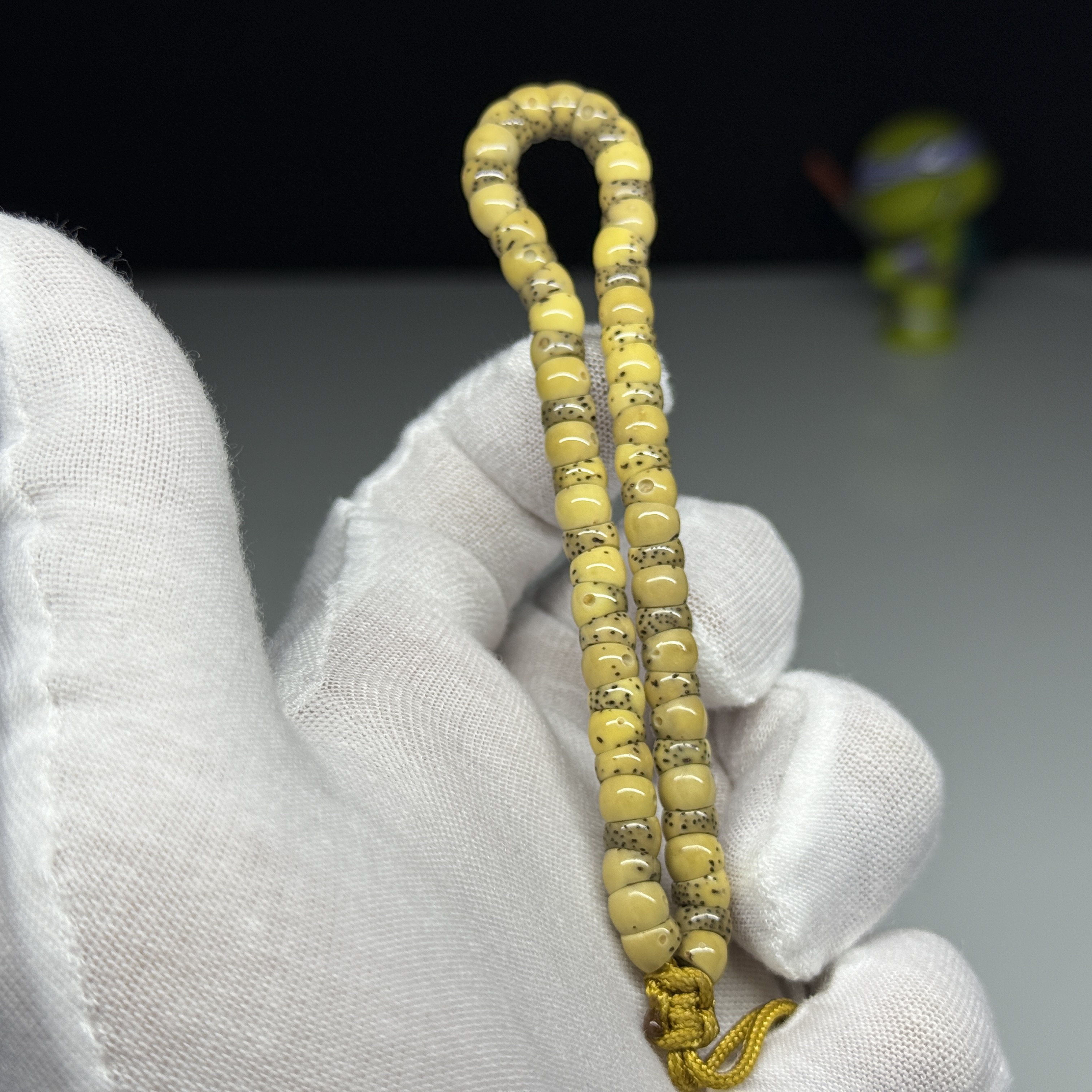 星月大肠 卡6 通体大留白 绕手一圈 同枝石玉绿包白润料 打底57粒