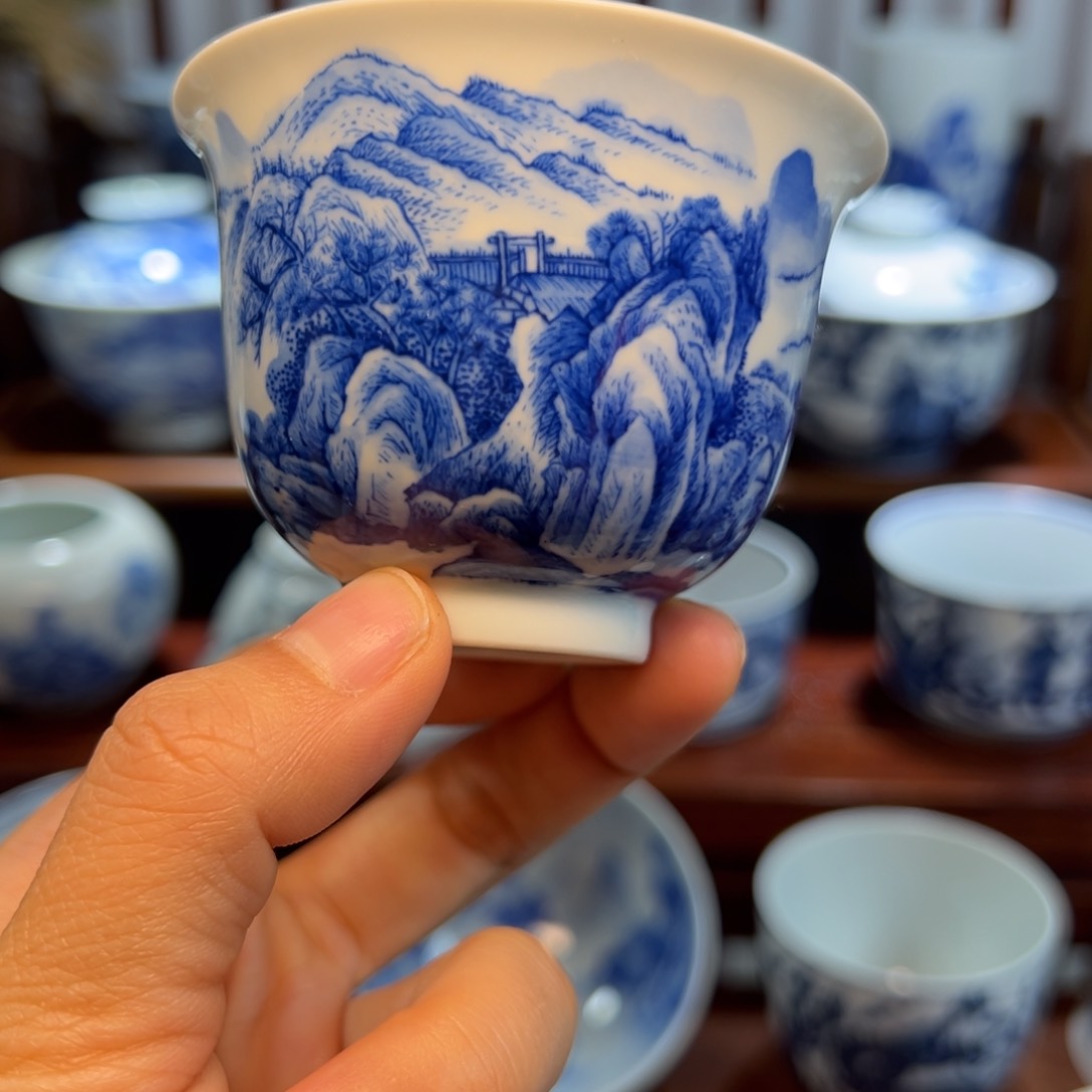 景德镇手绘山水铃铛杯