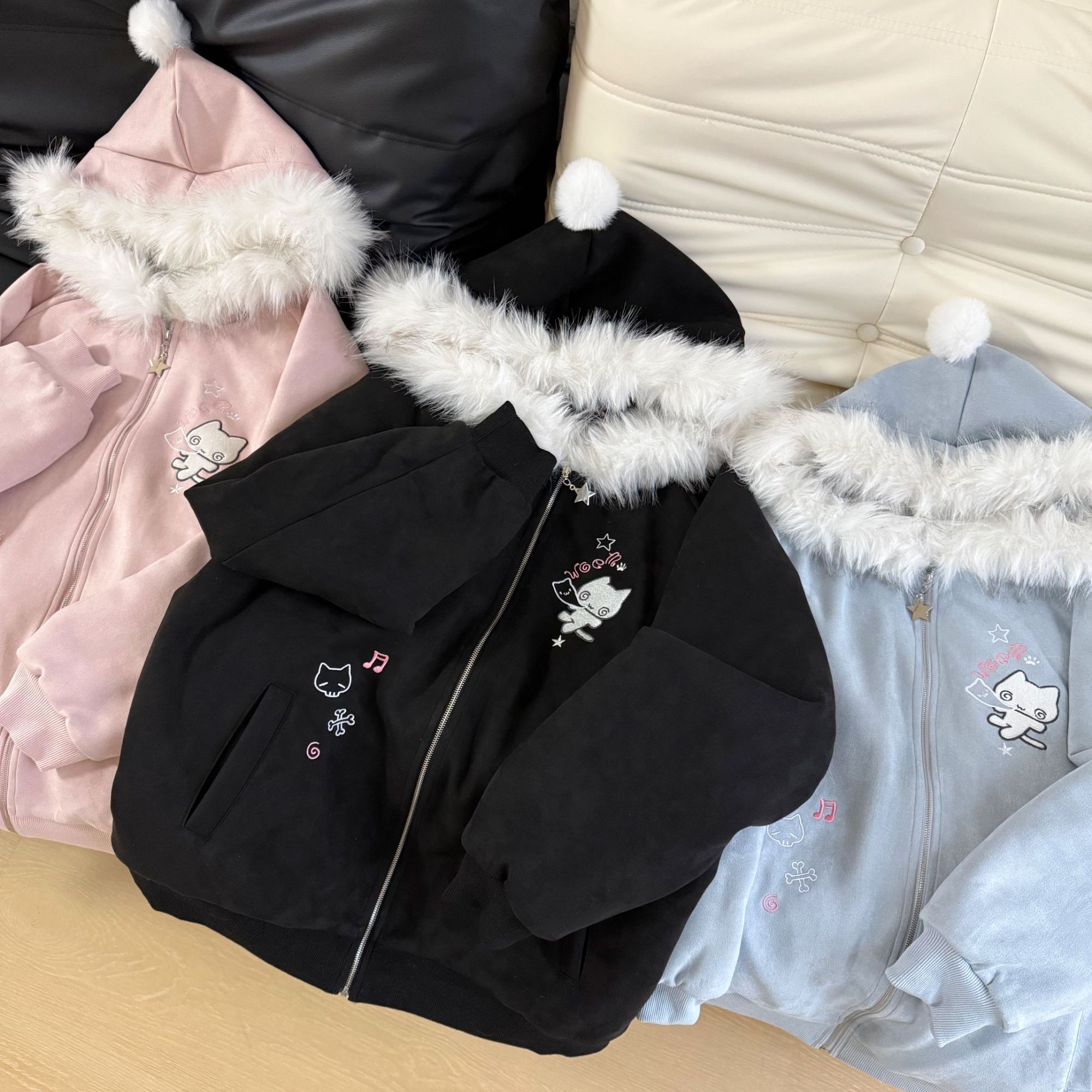 小猫吃不饱原创灵魂小猫刺绣麂皮绒宅萌感棉服毛领夹棉座山雕外套