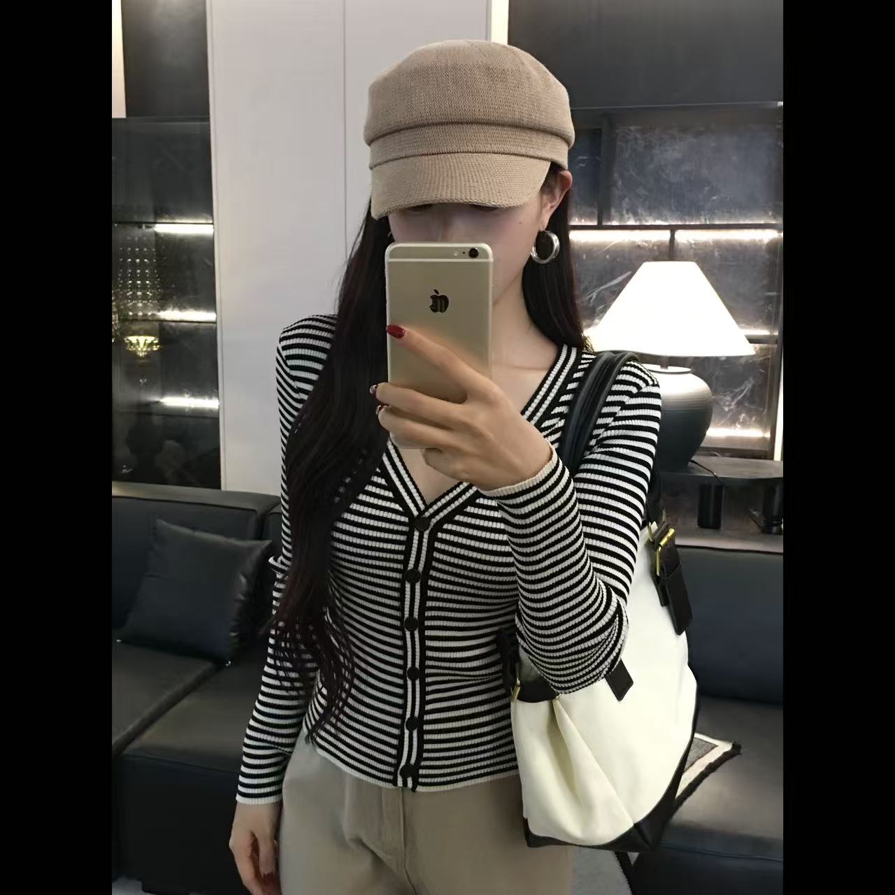 刘婆子店铺款【完美胸型条纹打底衫】修身显瘦V领打底上衣8757