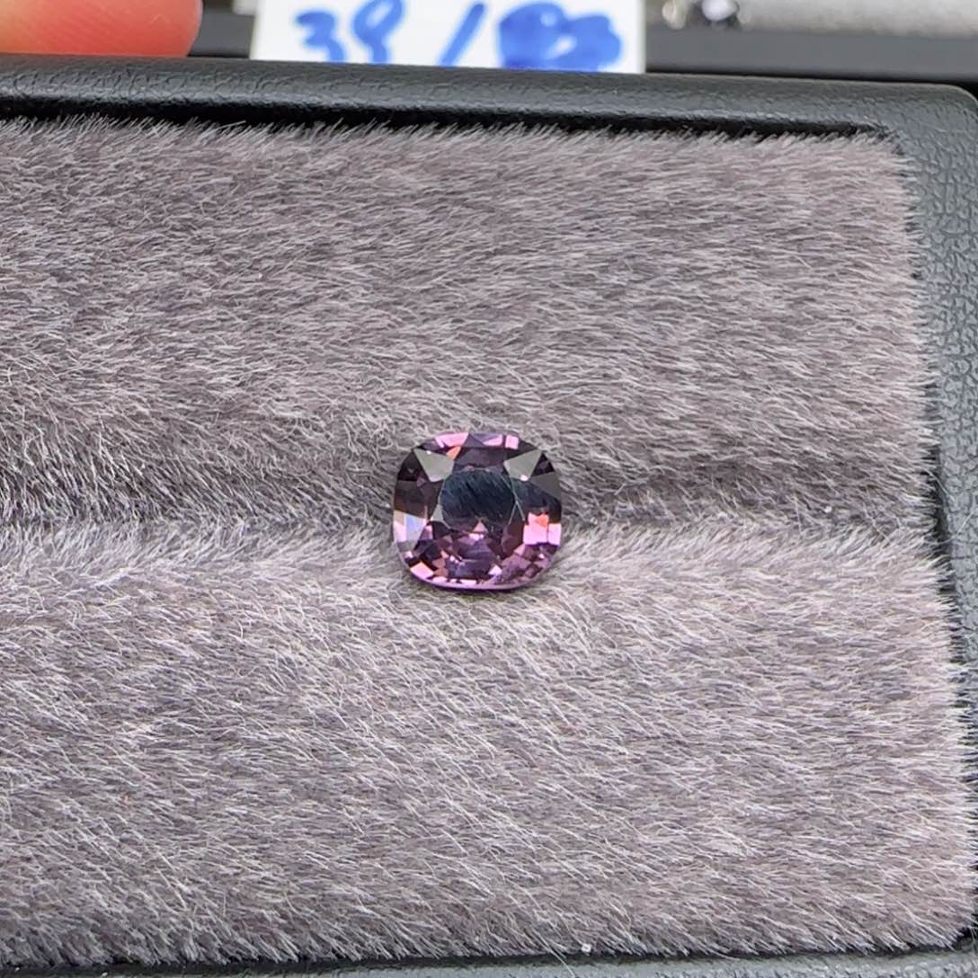 尖晶石裸石未镶嵌紫1.62ct