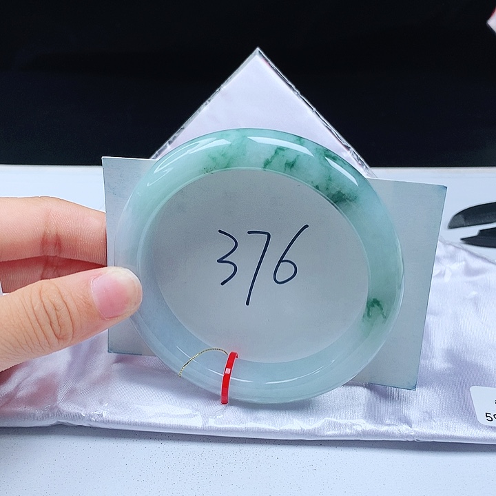 翡翠手镯未镶嵌59+正圈