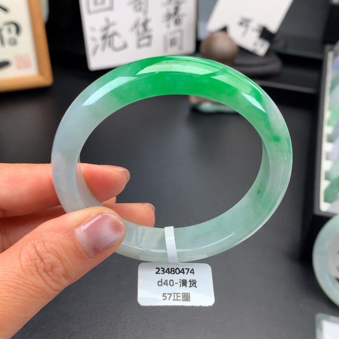 翡翠未镶嵌手镯糯冰辣阳绿无纹裂【强推】