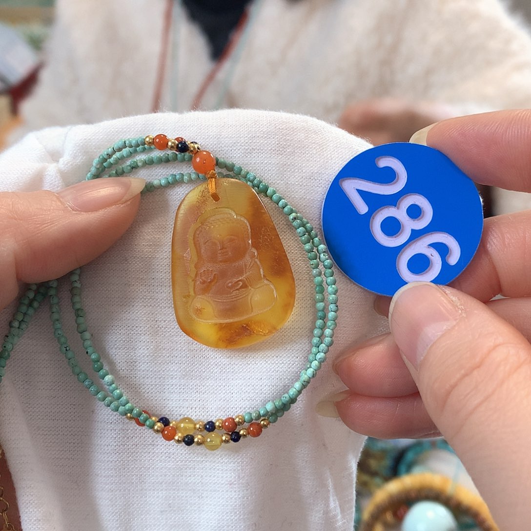 琥珀珠宝奇石未镶嵌