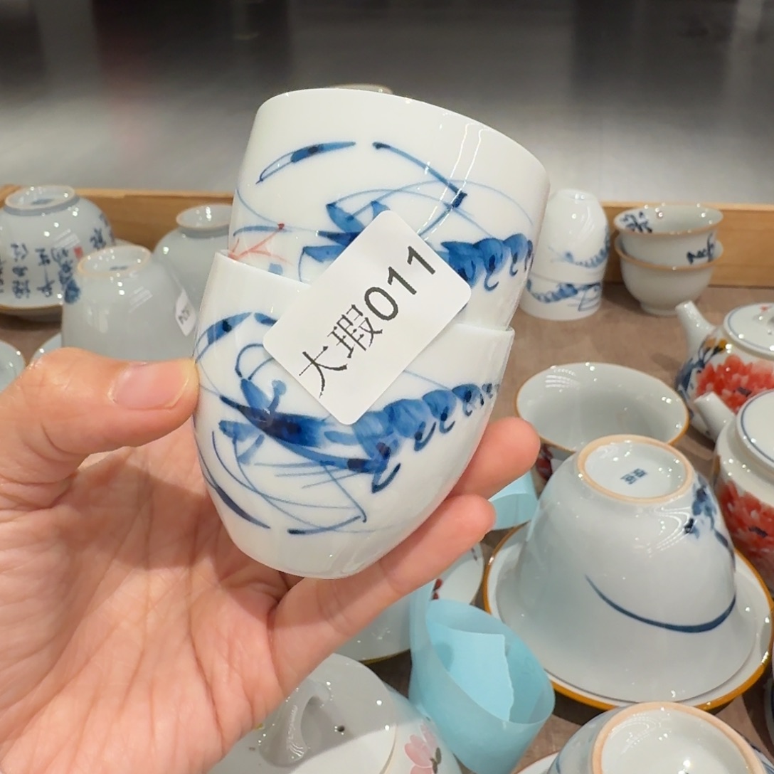 釉下手绘茶具微瑕