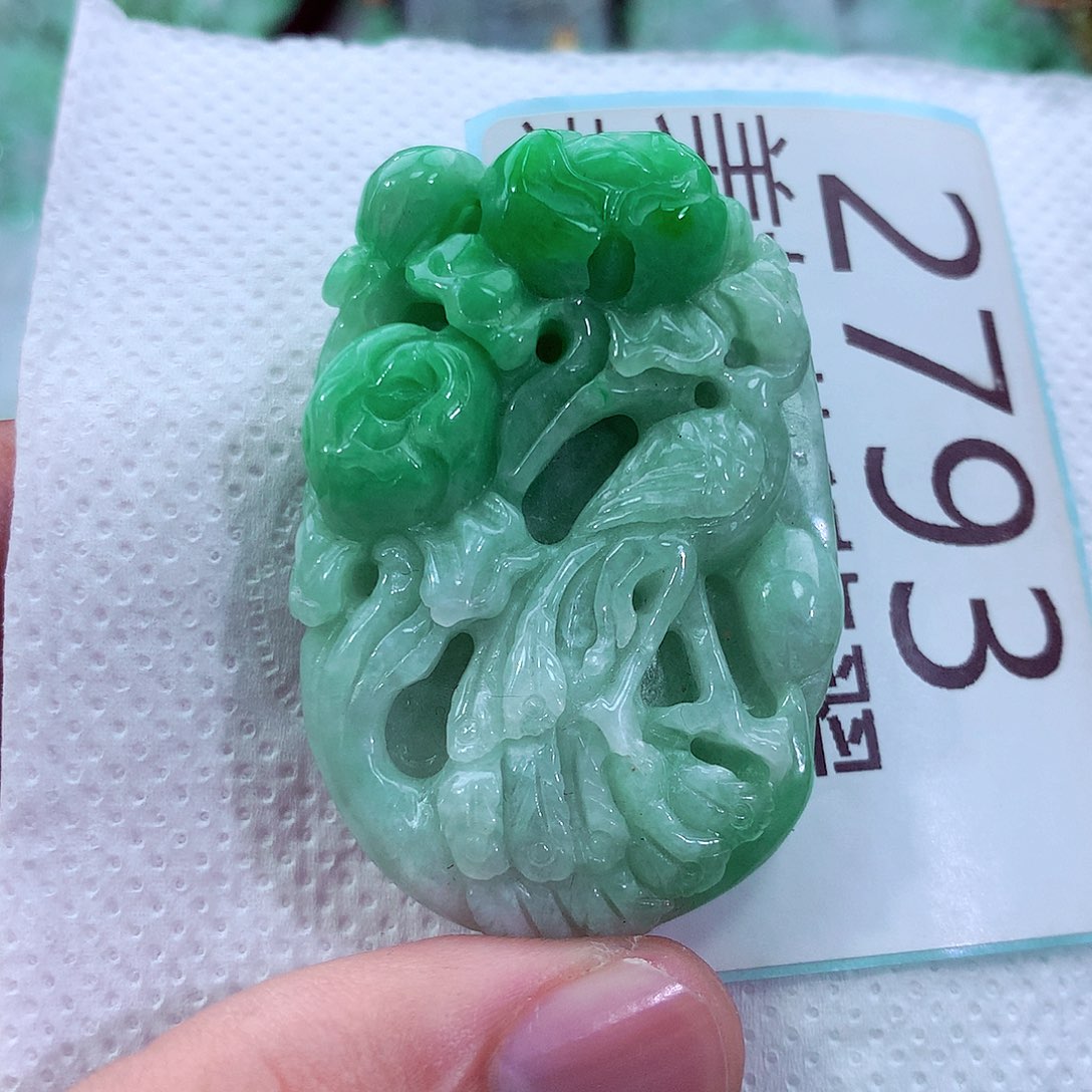 吊坠(不含链)未镶嵌翡翠