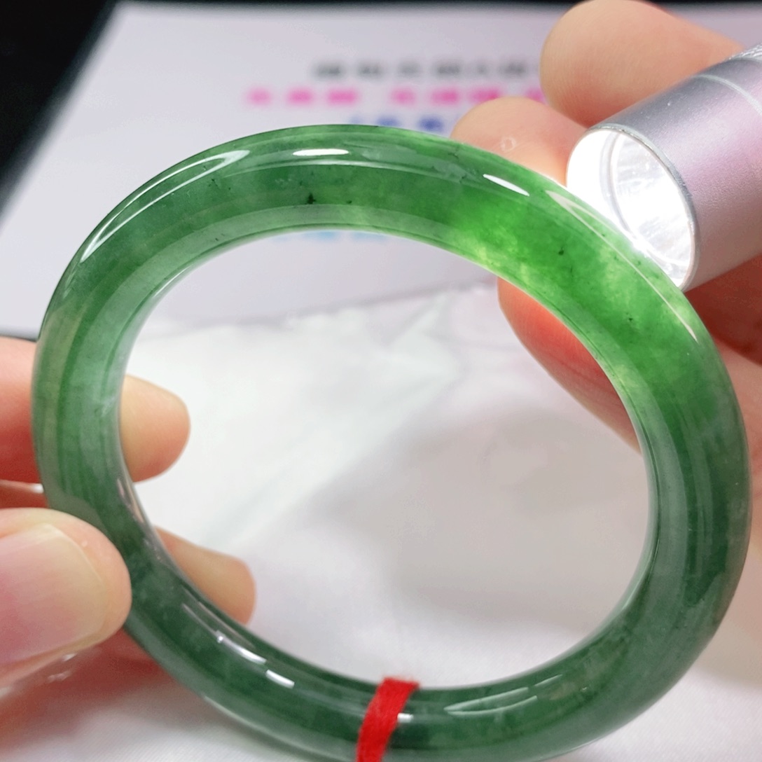 翡翠手镯未镶嵌54圈口圆条
