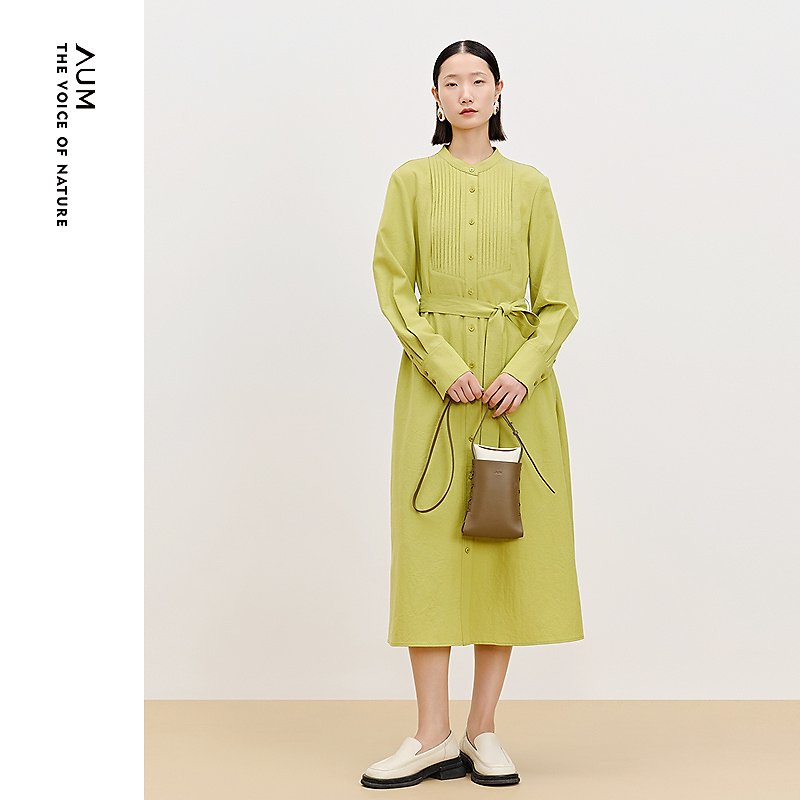 AUM新款流光风智性风长款牛油果绿绿连衣裙MCFZ10646