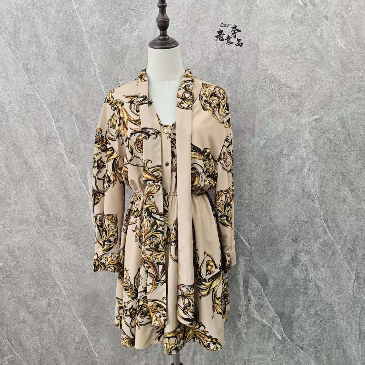 95新 VERSACE/范思哲 海囤K/范思哲连衣裙/29码/cst26312