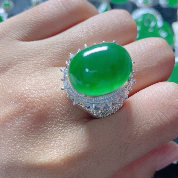 翡翠颈饰未镶嵌