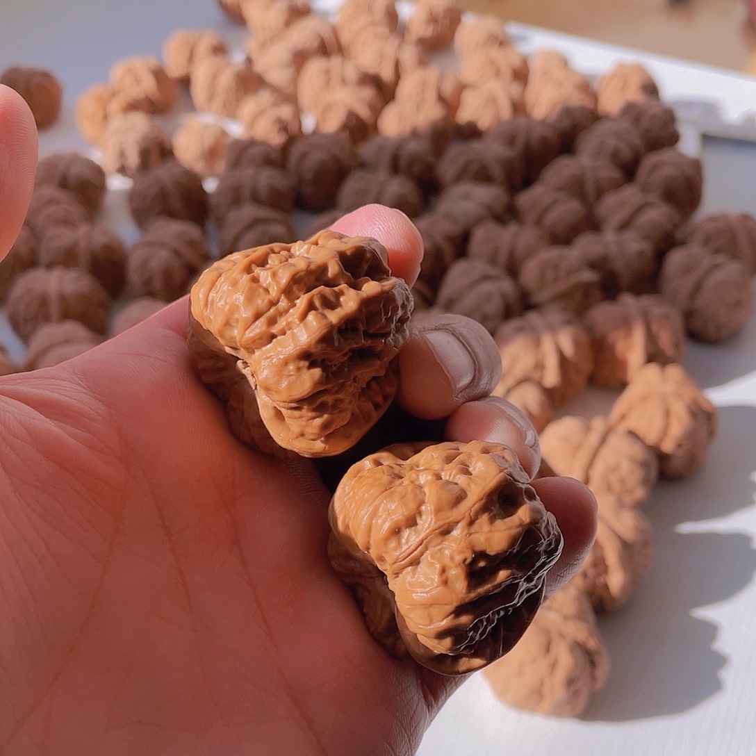 文玩核桃吊坠蛤蟆头