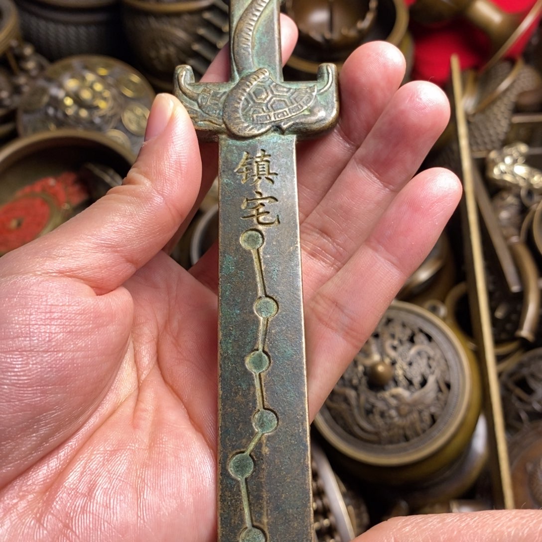 精美铜器做工精良