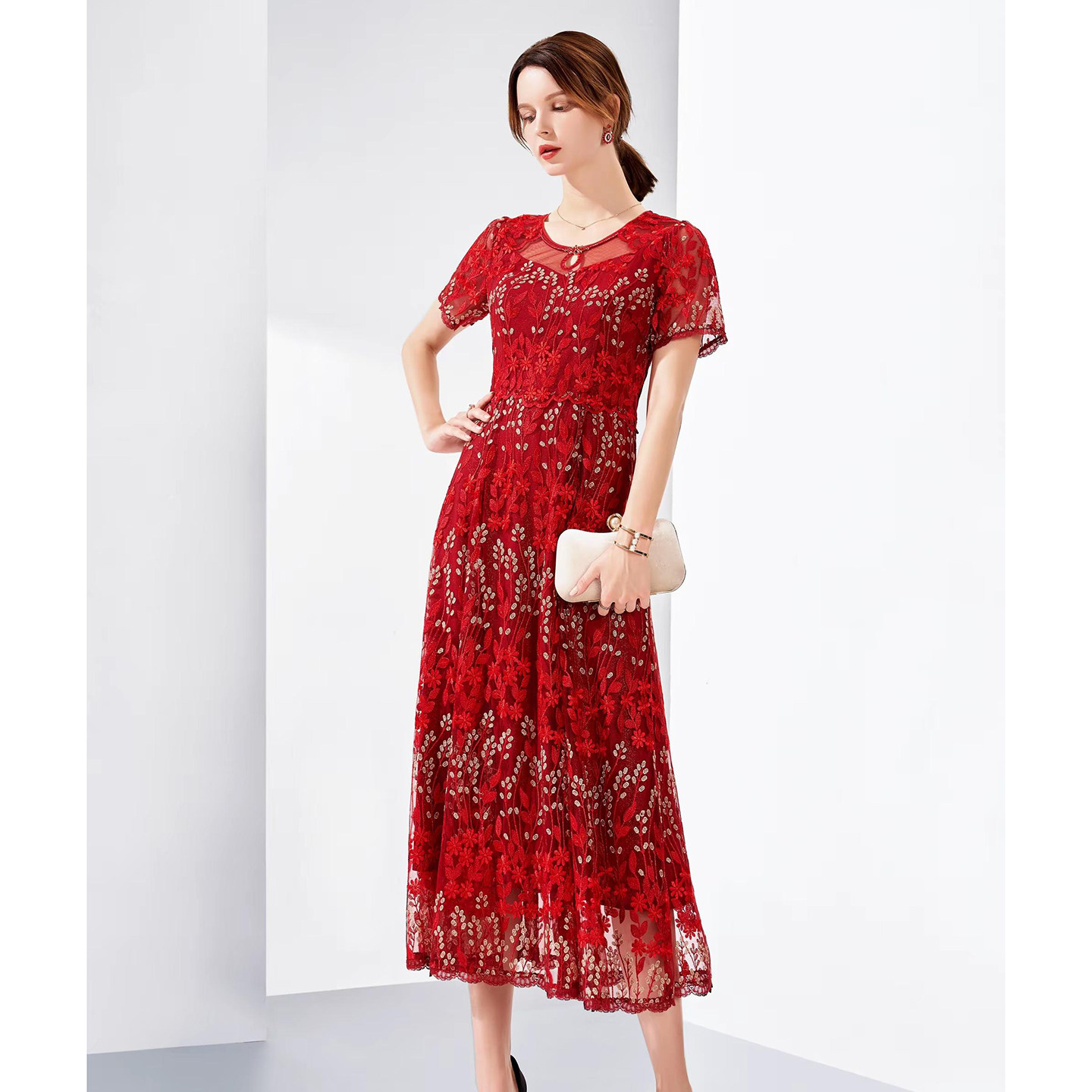 春夏新款时尚休闲气质优雅连衣裙 莎213152