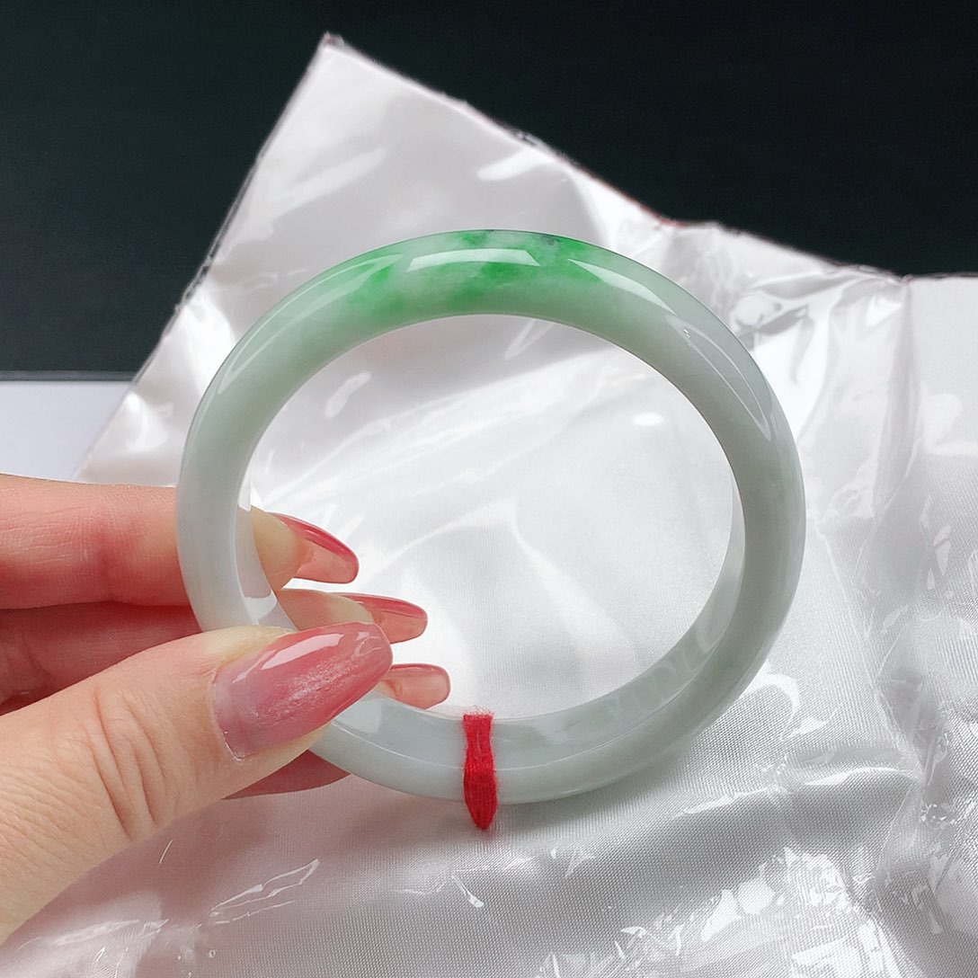 翡翠手镯未镶嵌翡翠068